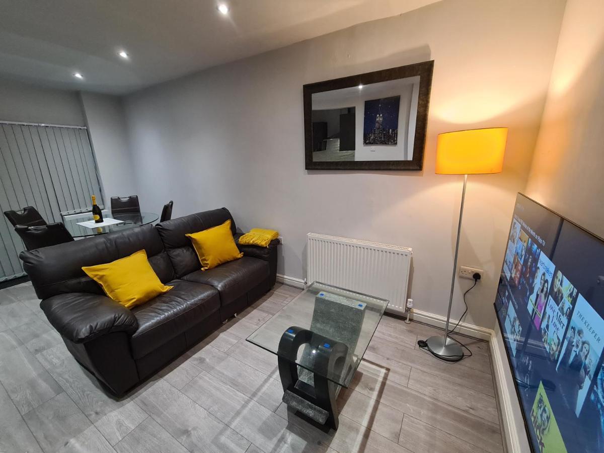 Whole House - 4 Bedrooms - Parking - Sleeps 8 버밍엄 외부 사진