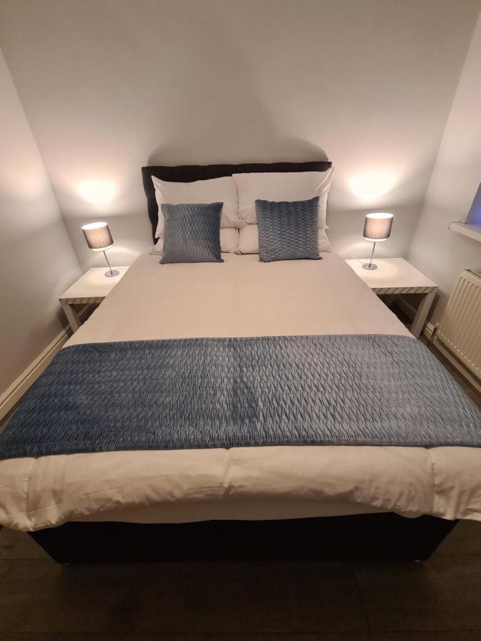 Whole House - 4 Bedrooms - Parking - Sleeps 8 버밍엄 외부 사진