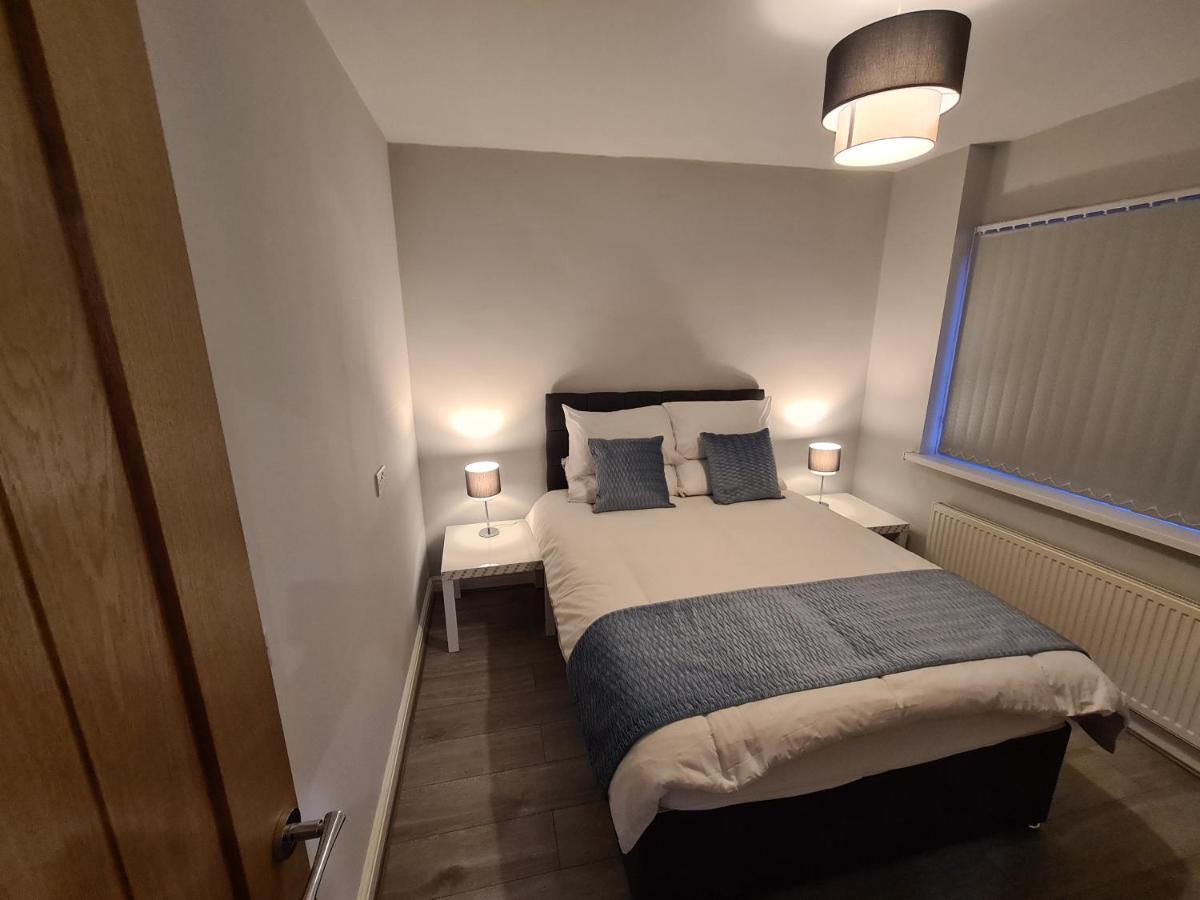 Whole House - 4 Bedrooms - Parking - Sleeps 8 버밍엄 외부 사진