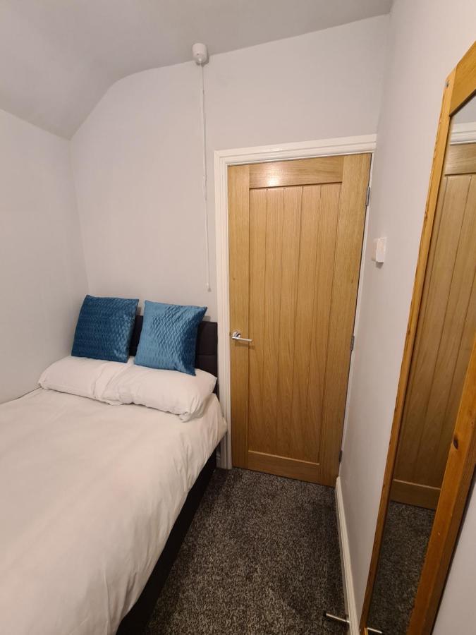 Whole House - 4 Bedrooms - Parking - Sleeps 8 버밍엄 외부 사진