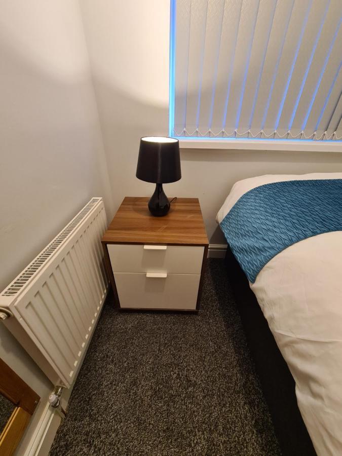 Whole House - 4 Bedrooms - Parking - Sleeps 8 버밍엄 외부 사진