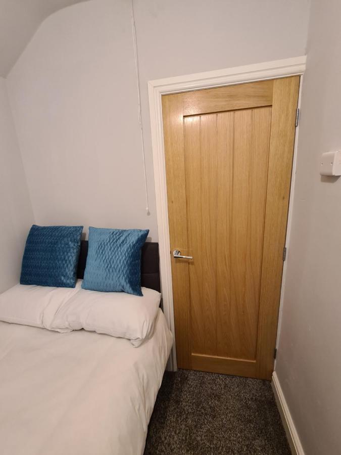 Whole House - 4 Bedrooms - Parking - Sleeps 8 버밍엄 외부 사진