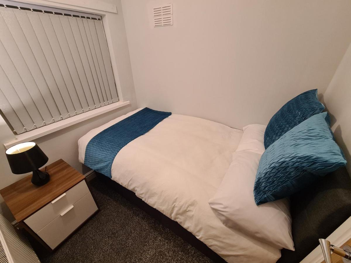 Whole House - 4 Bedrooms - Parking - Sleeps 8 버밍엄 외부 사진