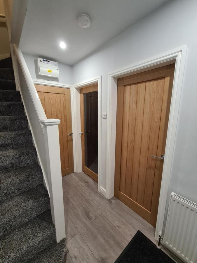 Whole House - 4 Bedrooms - Parking - Sleeps 8 버밍엄 외부 사진